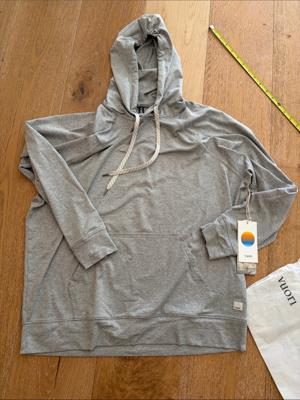 VUORI Halo Oversize Hoodie-Small (runs big!!) NEW WITH TAGS!